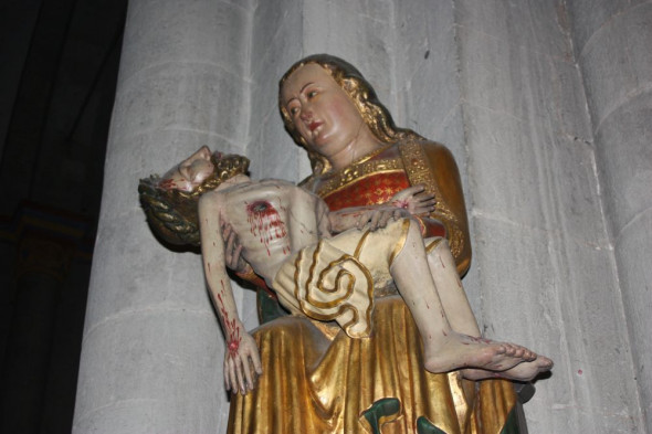 Ziel der Knechtsteden-Pilger: das Gnadenbild der Schmerzhaften Mutter Gottes. Foto: TZ